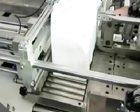 不知該如何操作自動(dòng)桶裝油裝箱機(jī) 看這里有視頻！