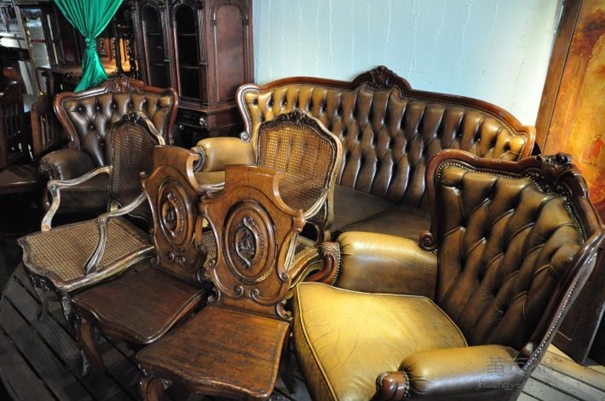 1629111292329041.jpg 上海古董舊家具進口清關(guān)代理公司_副本.jpg