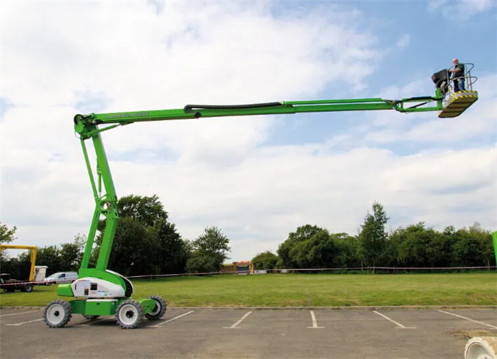 1658144378673135.png 進口高空作業(yè)平臺報關.png